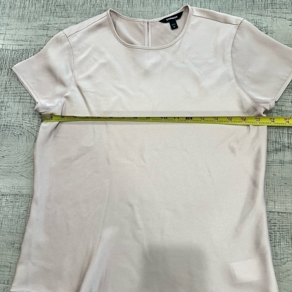 Express Blush Pink Silk Like Short Sleeve Blouse Size Small - Picture 7 of 13